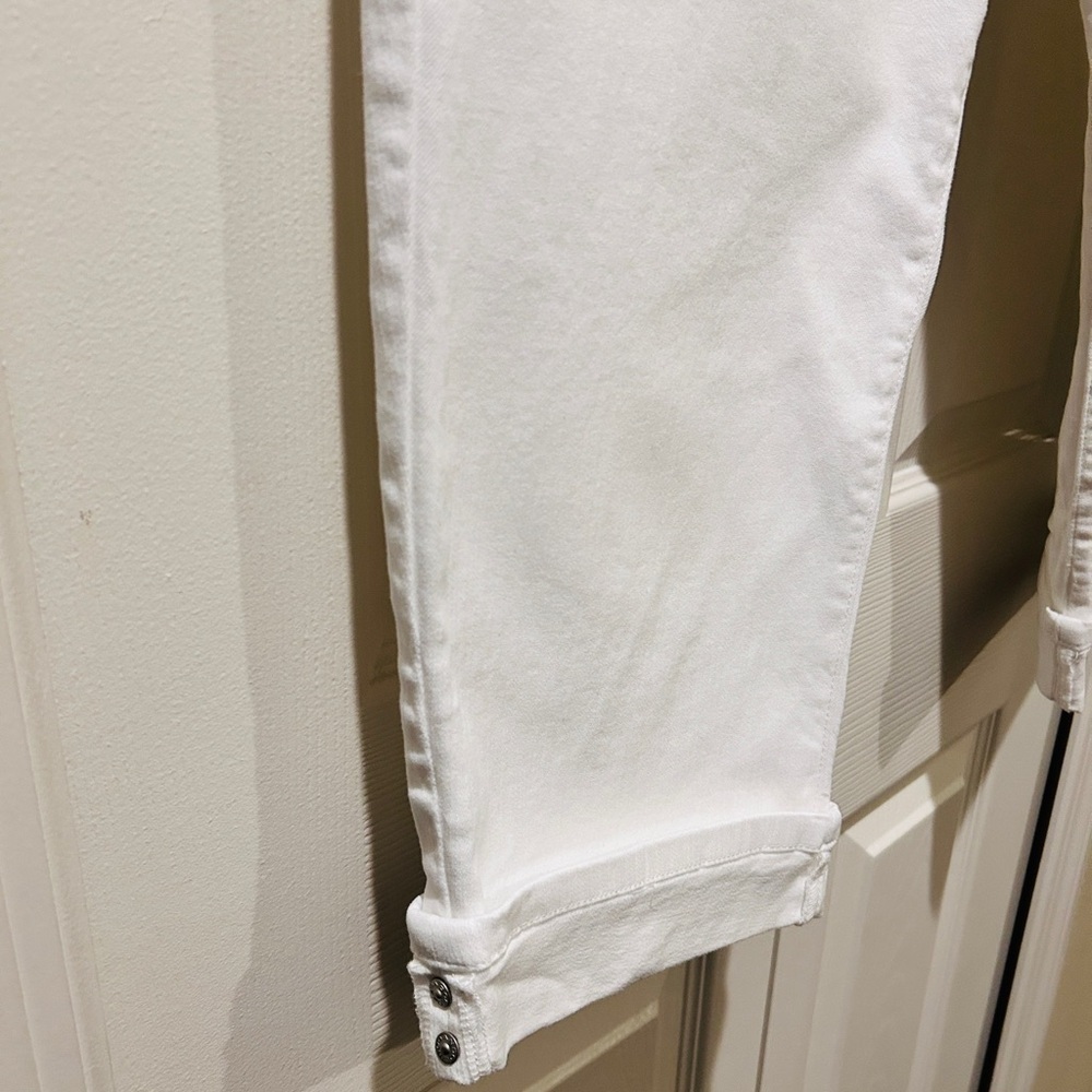 Bandolino Mandie White Capri Jeans – Clean Summer Classic - Picture 5 of 6